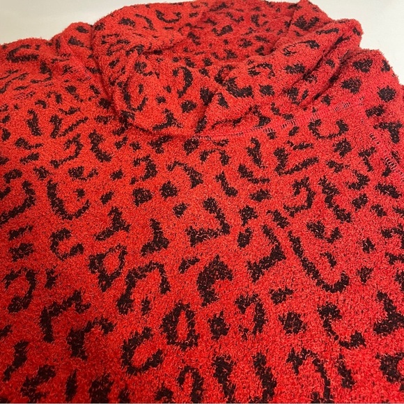 NWOT Ruby Rd Size M Women's Textured Leopard Printed Cowl Neck Sweater Red Black - Picture 9 of 13